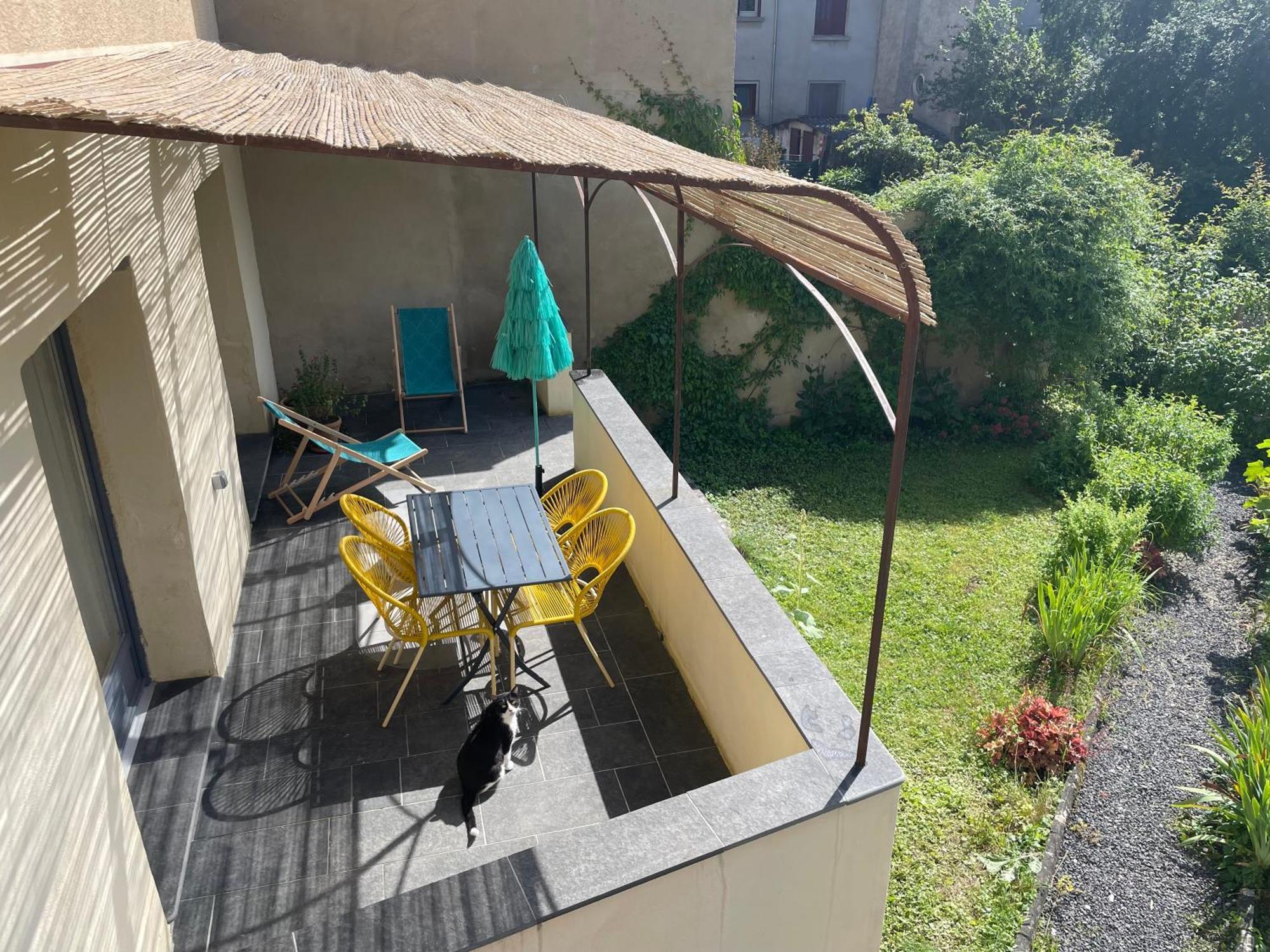 Gite Avec Terrasse Saint-Saturnin  Exterior foto