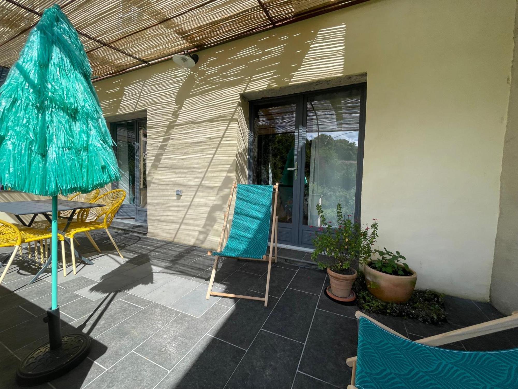Gite Avec Terrasse Saint-Saturnin  Exterior foto